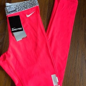 NIKE DRI-FIT LEGGINGS - TAGS ON